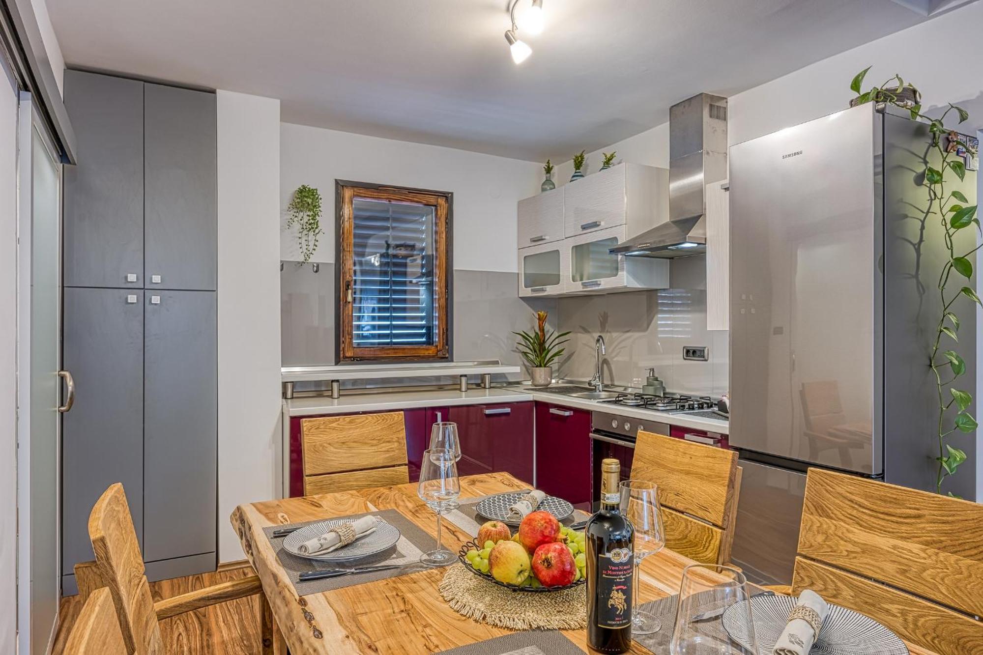 Apartments Suki Ровінь Екстер'єр фото
