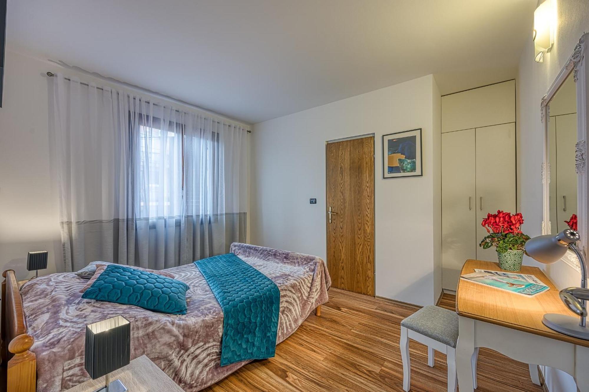Apartments Suki Ровінь Екстер'єр фото
