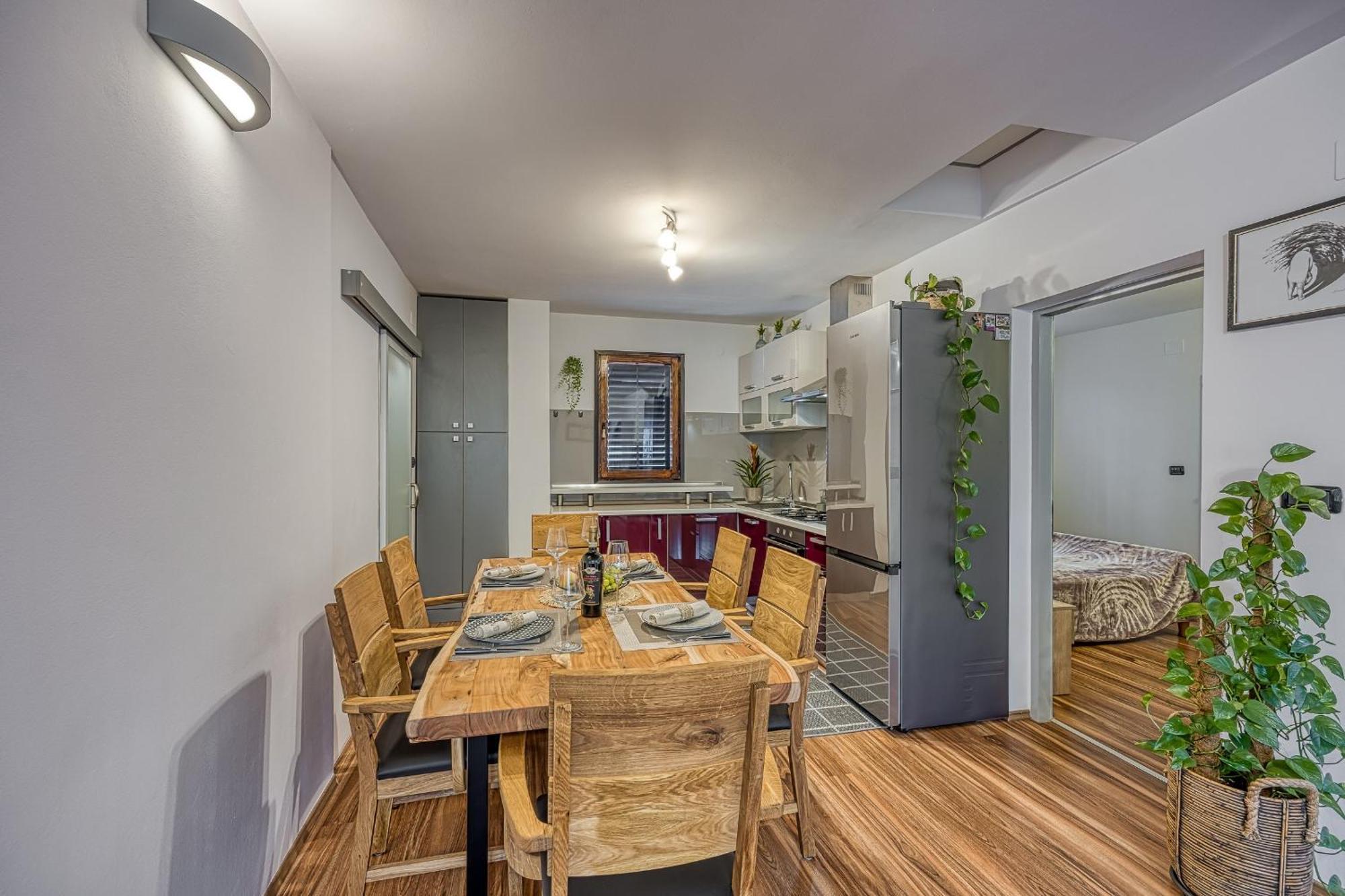 Apartments Suki Ровінь Екстер'єр фото