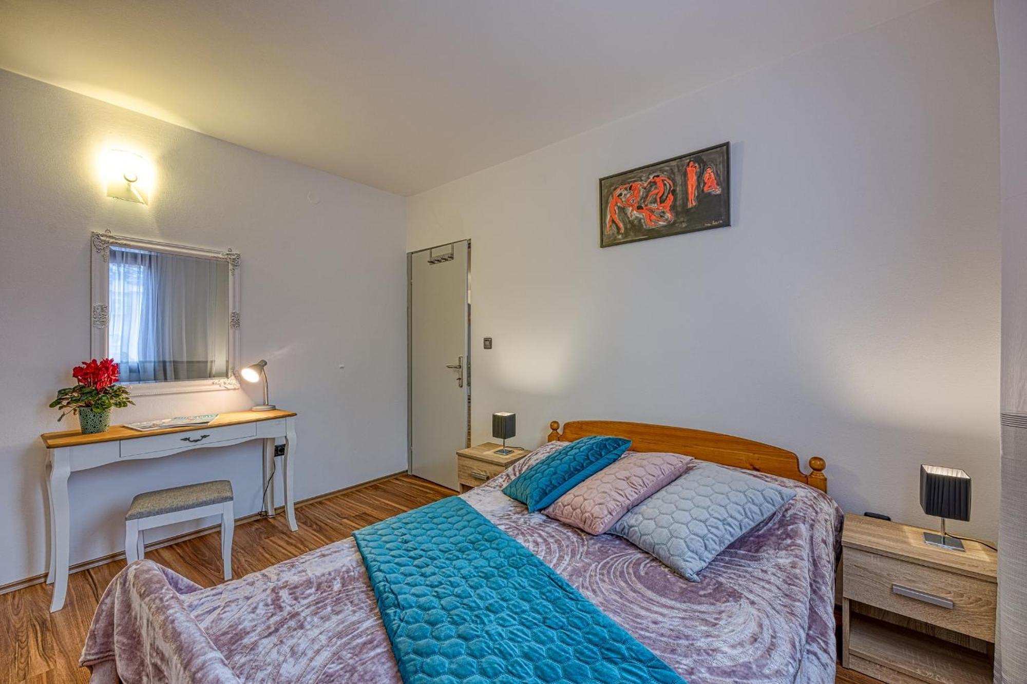 Apartments Suki Ровінь Екстер'єр фото